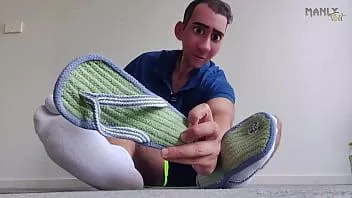 play Stiefhomovader - ons geheim - het is mijn rol als stiefvader om er te zijn voor mijn stiefzoon om te luisteren en vaderlijk advies te geven - als twee instemmende volwassenen emotioneel betrokken raken, kan iemand kwetsbaar worden, en dat is het moment waarop fouten kunnen gebeuren