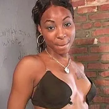 Pornstar Roxy Reynolds